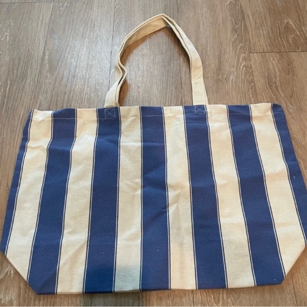 Sezane NWOT Amour Tour From Paris Tote Bag - Picture 3 of 4